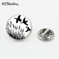 2017 New Arrived Wild Duck Fashion Lapel Pins Handmade Glass Photo Hunting Ducks Lapel Pins Shirt Stainless Steel Collar Pin