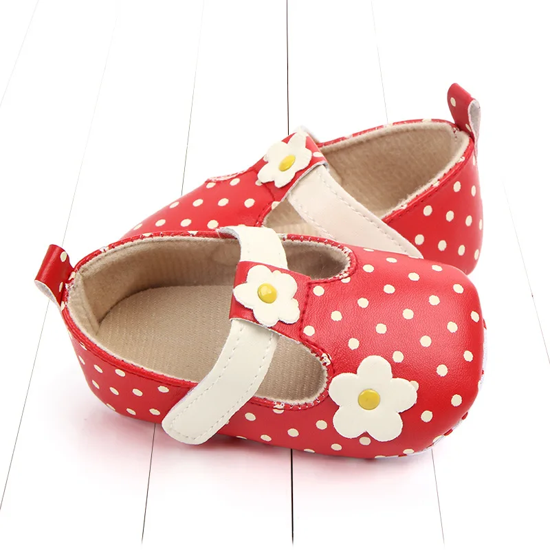 Chaussures pour bébés de 0 à 18 mois, mocassins de printemps/automne à fleurs, chaussons pour filles, 3 couleurs disponibles