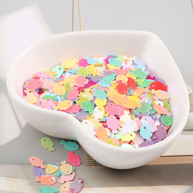 10g/ bag 5 * 7 mm color fish sequins DIY adhesive sequins Lent Gerais embroidery craft clothing jewelry accessories 720 pieces