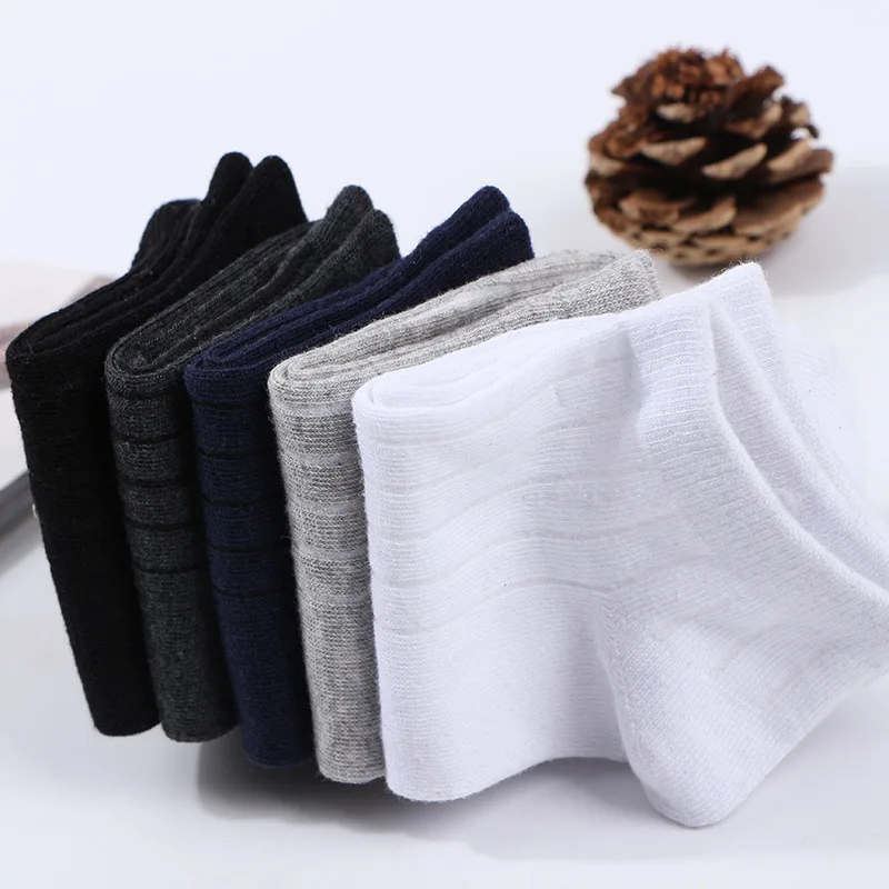 Chaussettes respirantes décontractées pour hommes, baskets de marque en coton de haute qualité, chaussettes courtes noires à séchage rapide, grandes