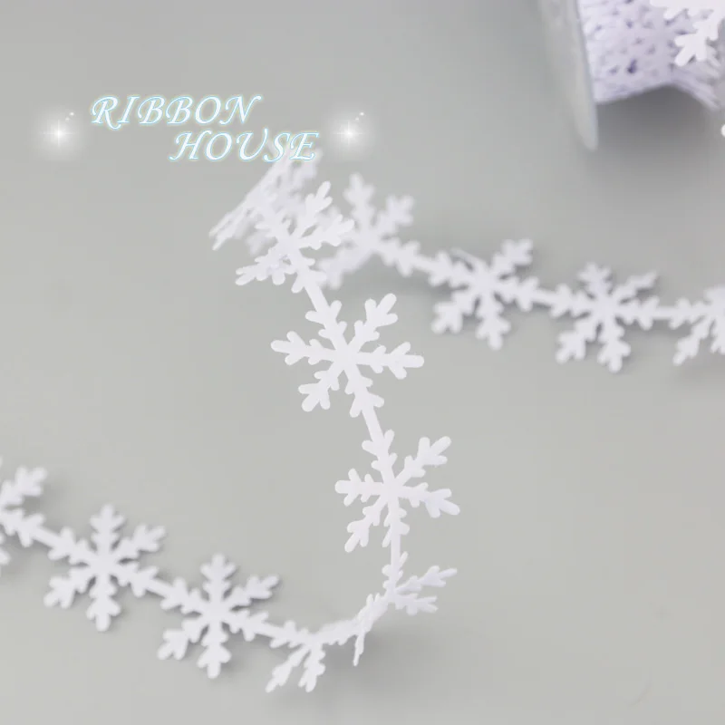 

(5 meters/lot) 25mm Snow Decoration Belt with Ultrasound Embossed Nonwoven Christmas Decoration Ribbon lace