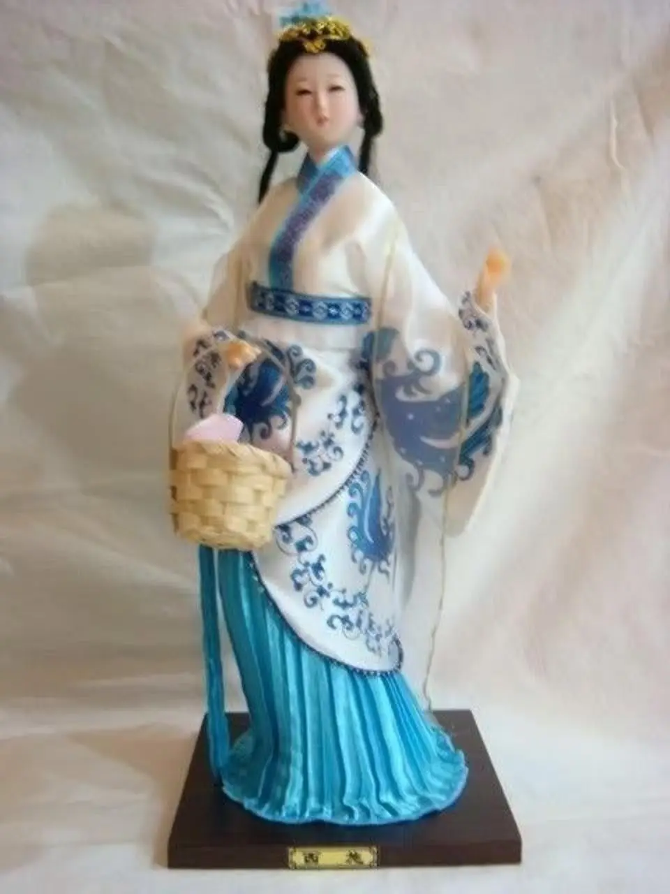 Exuqisite Oriental Chinese Classical Broider Doll Beautiful Chinese Girl Statue No.5