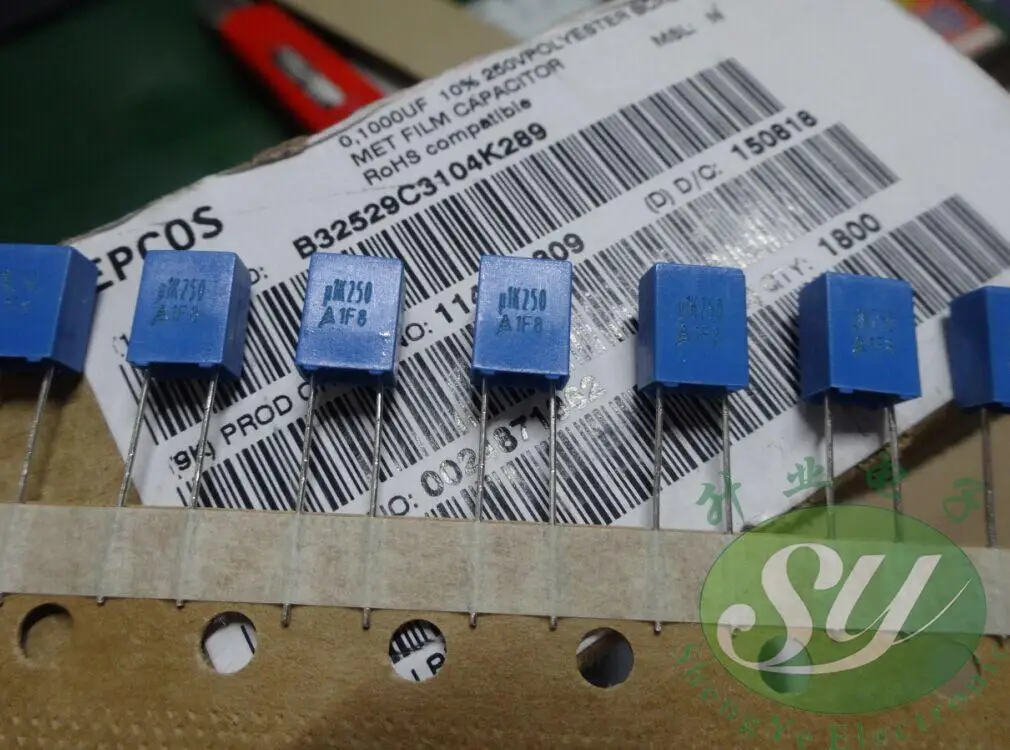 

2019 hot sale 20PCS/50PCS EPCOS 0.1uf/250v 100nf u1 104 new 5MM film capacitor B32529C3104K free shipping