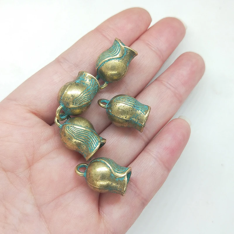 5pcs/bag 20MM Retro Patina Plated Zinc Alloy Green Bell Shape BeadsTassels End Cap Flowers Charms Pendants For DIY Accessories