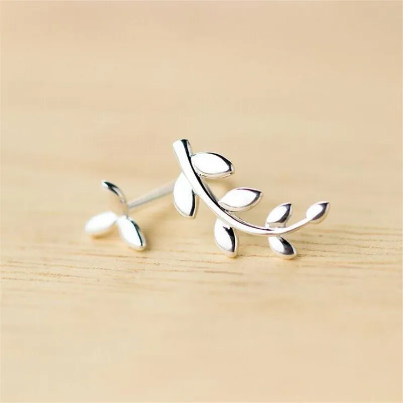 New Simple Leaves 925 Sterling Silver Jewelry Asymmetrical Leaves Personality Exquisite Plant Popular Stud Earrings E256