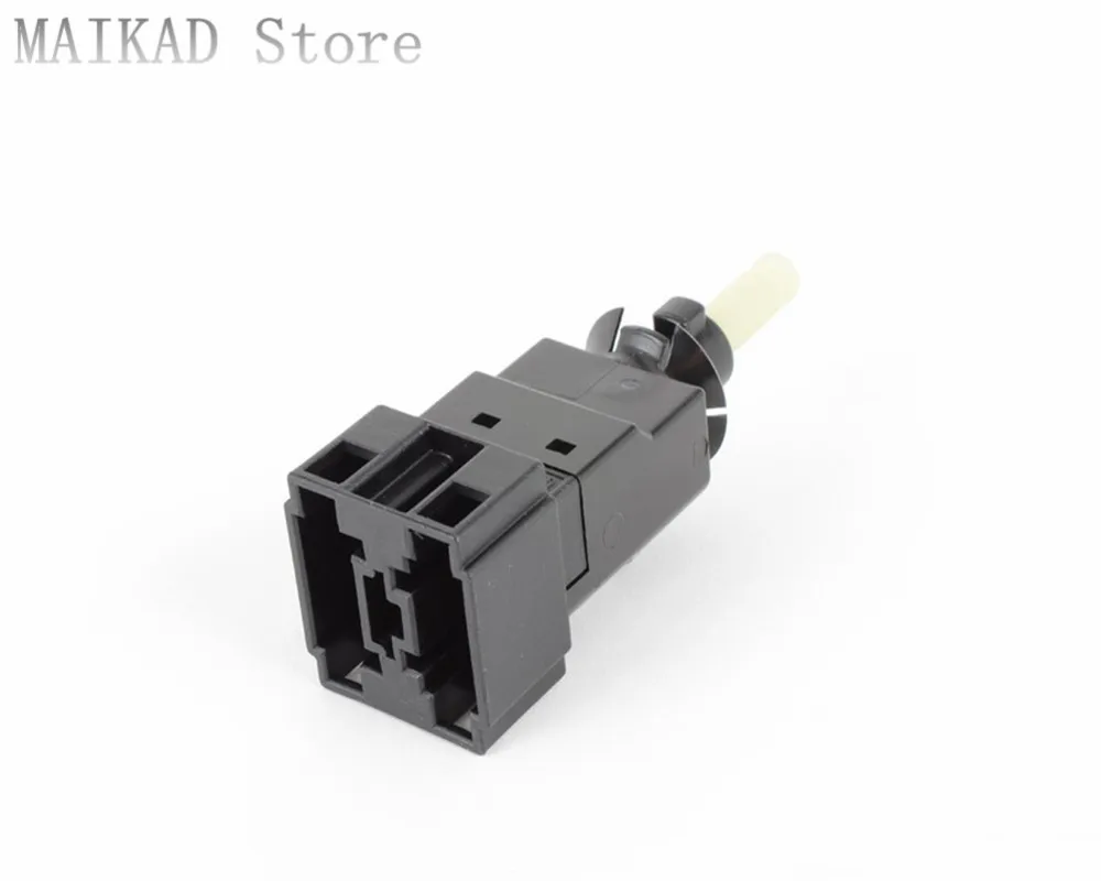 Stop Light Switch Brake Light Switch Stop Lamp Switch for Mercedes-Benz W215 CL500 CL600 CL55 CL65 A0015452109