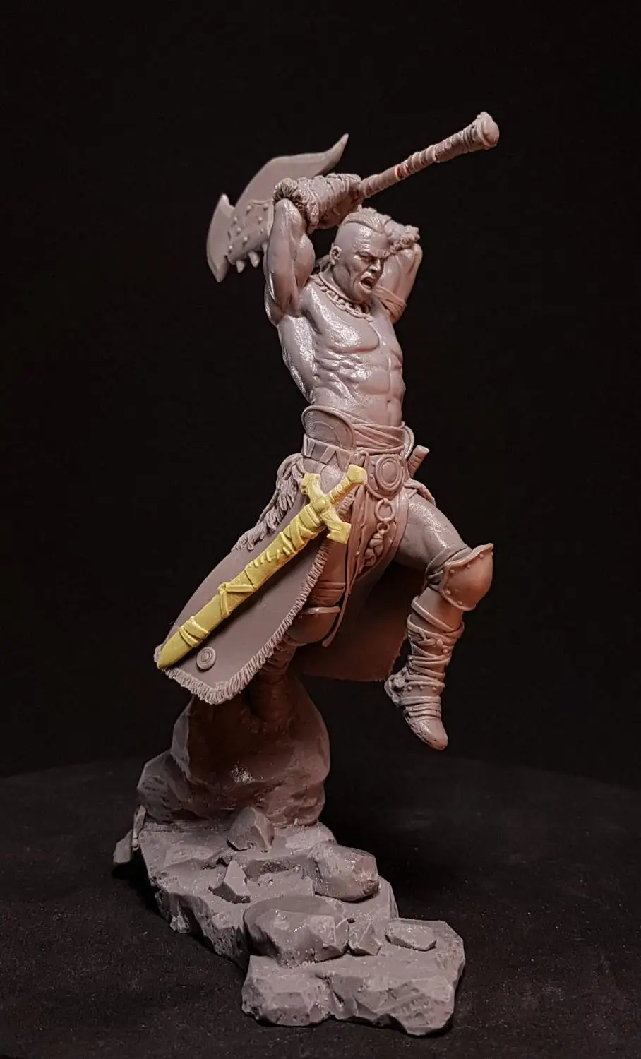 Unassambled  1/24 75MM   ancient Orc stand with  Fury 75mm    Resin figure miniature model kits Unpainted