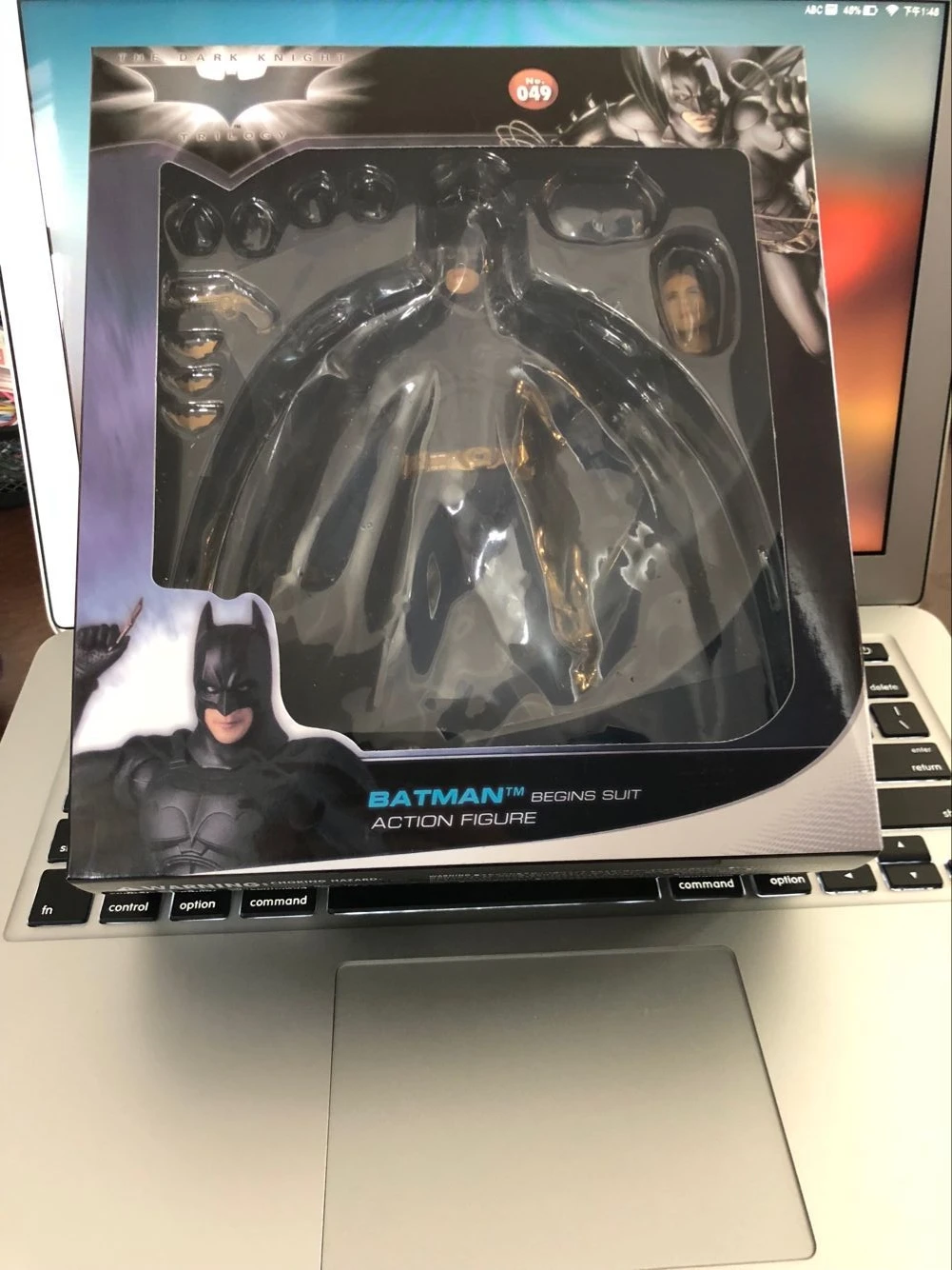 MAFEX 049 Batman BEGINS SUIT The Dark Night PVC Action Figure Collectible Model Toy 17cm