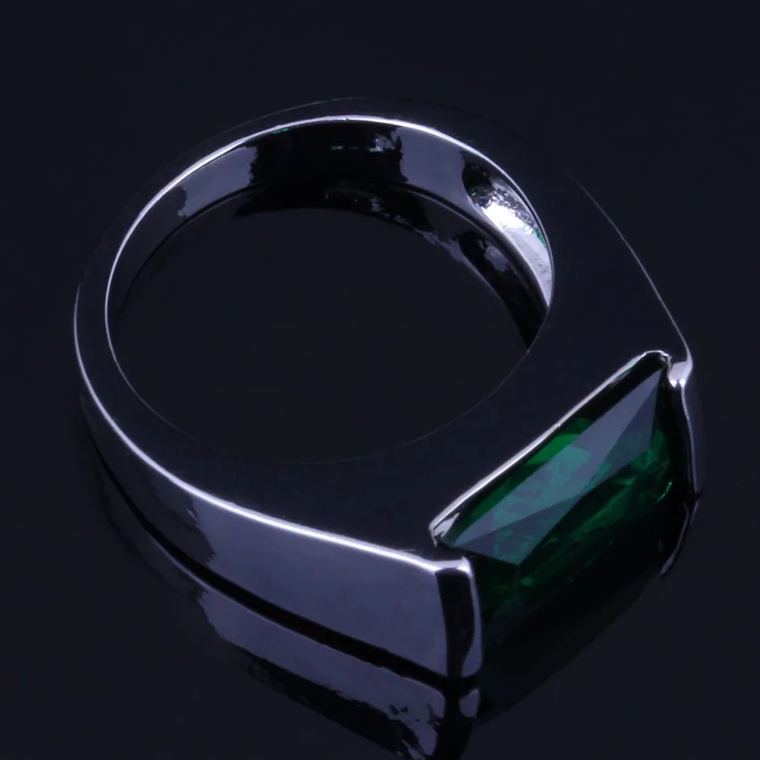 Wonderful Rectangle Green Cubic Zirconia Ring V0394