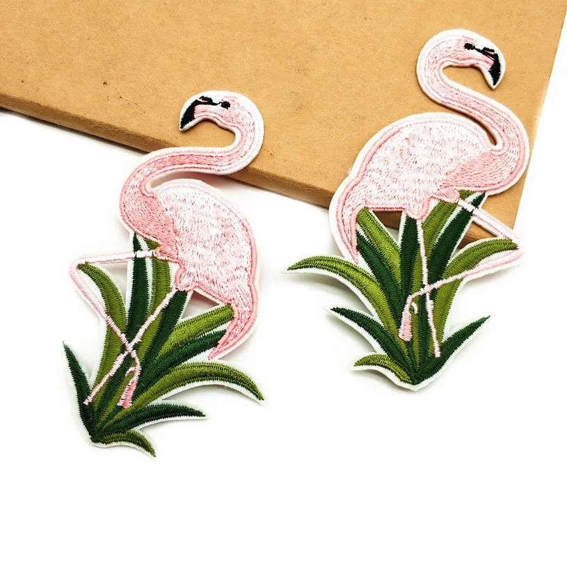 1PC Flamingo High Quality Embroidered Patches For Clothing Iron on Patch Fabric Badge Clothes Sticker Stripes Applique