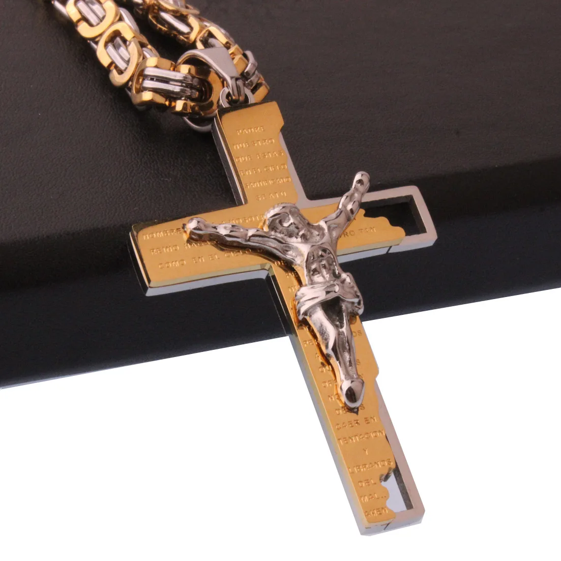 Men\'s Stainless Steel Jesus Christ Holy Crucifix Cross Pendants Necklaces 6mm Gold Byzantine Chain Necklaces Boys Gifts Jewelry