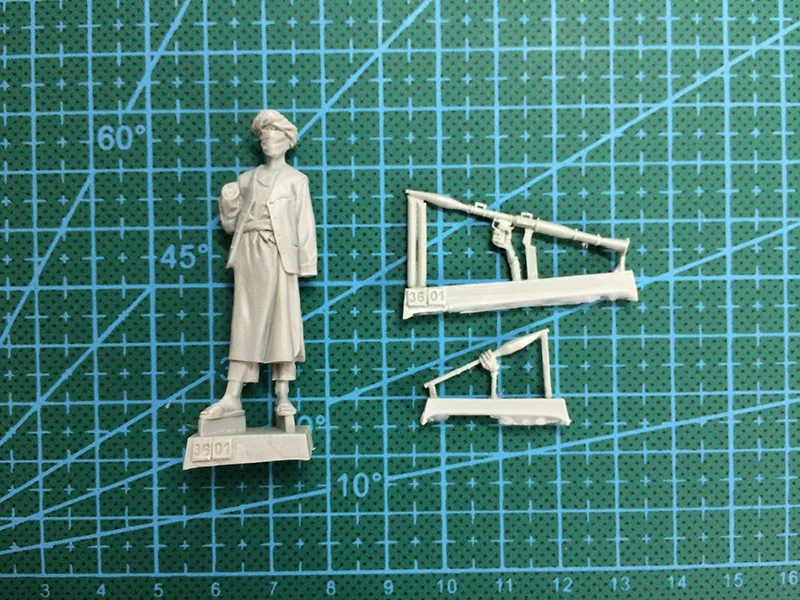1/35 Scale Resin Figures Model Kit A War Unpainted Unassembled Resin 1/35 Scale Resin Figures Model Kit A War Unpainted Unassembled Resin