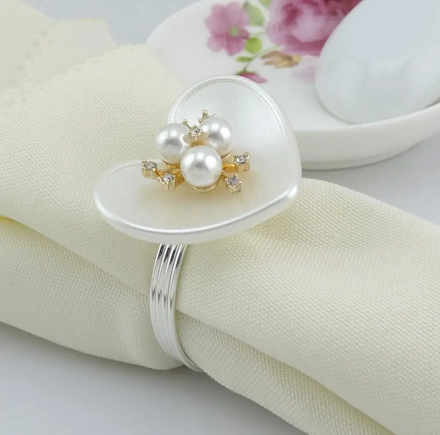 

10pcs ABS Heart Shape Crystal&pearls Stamens Flower Napkin Ring Serviette Buckle Holder For Wedding Banquet Dinner Decoration