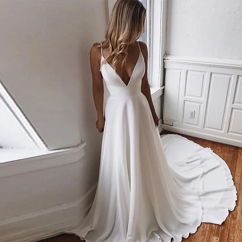 Simple White Ivory Wedding Dresses Sexy Deep V-neck Appliques Plus Size Backless Bridal Gowns Spaghetti Straps Vestidos De Noiva