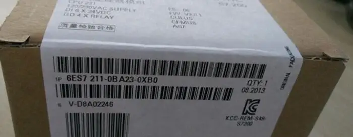 new and original in box S7-200 CPU221 6ES7 211-0BA23-0XB0 PLC
