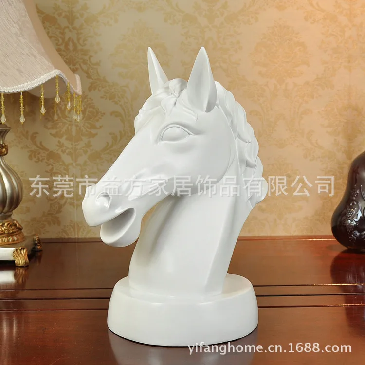 

C Home Decorations Bright white horse head Baishi resin crafts opened housewarming gift Madaochenggong