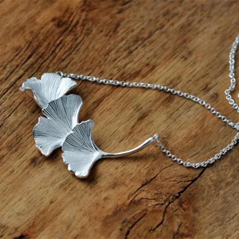 New Fashion  Fresh Nature 925 Sterling Silver Jewelry Necklaces Ginkgo Leaves Handmade Creative Female Pendant Necklaces XL071