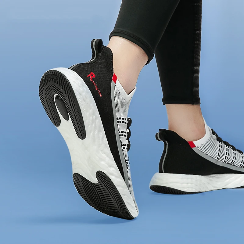 ONEMIX-Chaussures de course ultra-légères pour hommes et femmes, baskets de jogging, de tennis, originales, respirantes, 2024