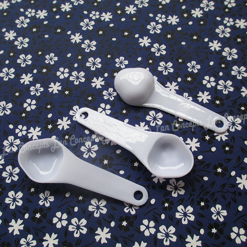 100pcs/lot 2.5ml Plastic Measuring Scoop 1.2g PP Measure Spoon 1.2 gram Measuring Tools - 72x23.5x11mm white free shipping