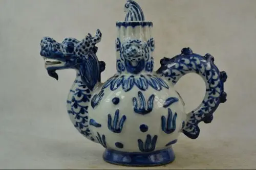 Exquisite Chinese Old Decorated Handwork Porcelain Dragon-Shape Auspicious Tea Pot