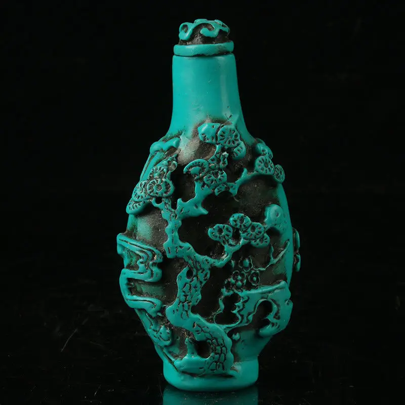 

EXQUISITE CHINESE TURQUOISE RESIN HAND CARVED PINE TREE & OLD MAN SNUFF BOTTLE