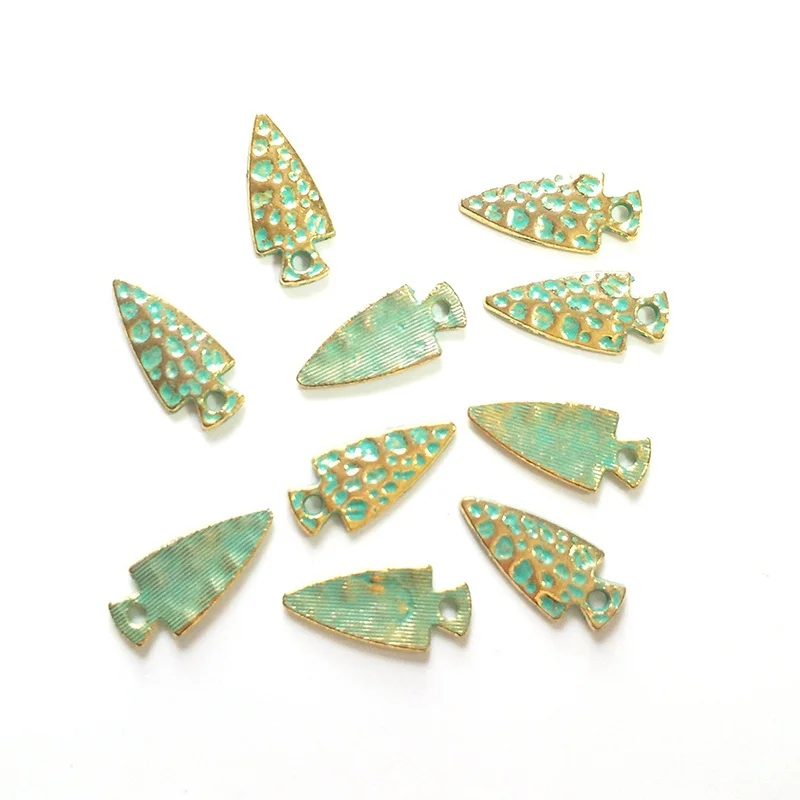 20pcs 21MM Retro Patina Plated Zinc Alloy Green Triangle Teeth Charms Pendants For DIY Jewelry Accessories PJ012