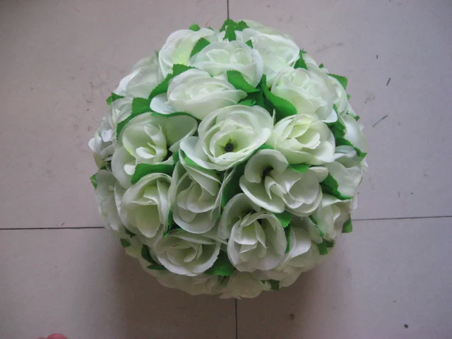 SPR 40cm ivory plastic center with green leaves kissing ball wedding decoration backdrop