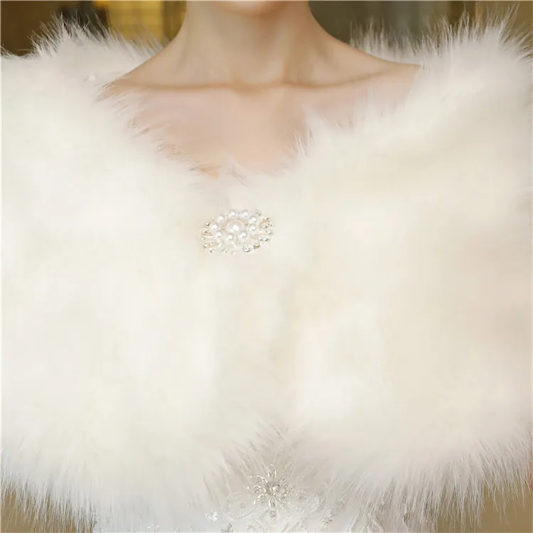 JaneVini ฤดูหนาว Casual โอกาสสำหรับขนสัตว์ Bolero แต่งงาน Faux Fur Stole หมวก Beaded Pin เจ้าสาวผ้าคลุมไหล่ Boleros De novia