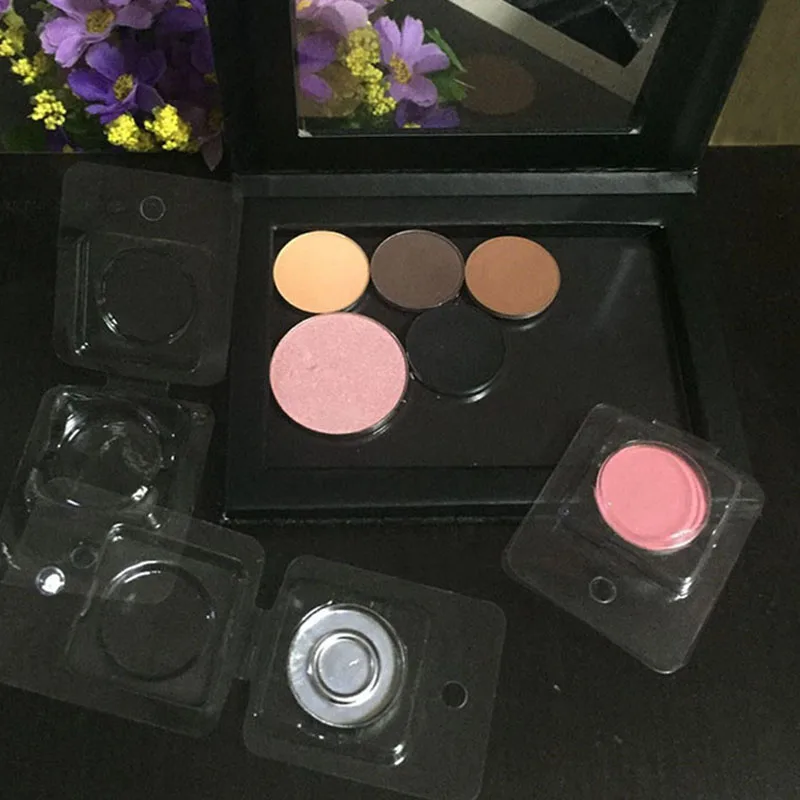 50pcs Empty Eyeshadow Plastic Bottle Clamshell Packaging For Eye shadow Case Plastic Jar Cosmetic Containers Makeup Storage Box
