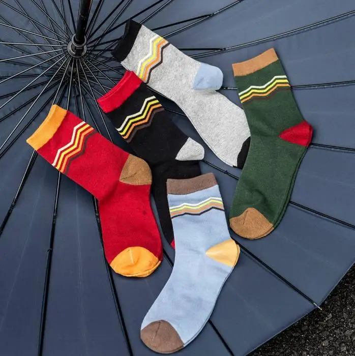 Men's socks British Style Stripe Splice Gradient Color brand elite Breathable long cotton socks for Happy men wholesale socks