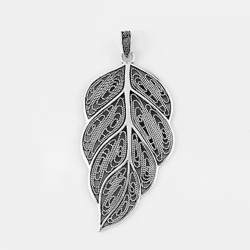 2pcs Fashion Silver Color Alloy Large Hollow Carved Leaf Plants Filigree Pendant For Necklace jewelry Marking DIY