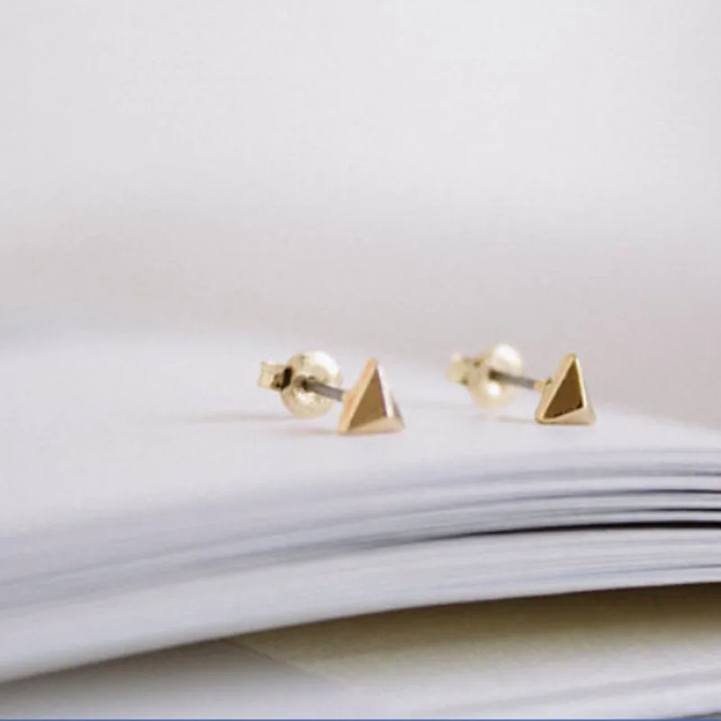 

Fashion Gold Bling Solid Triangle Cartilage Unisex Studs Earrings Piercing Jewellry For Men