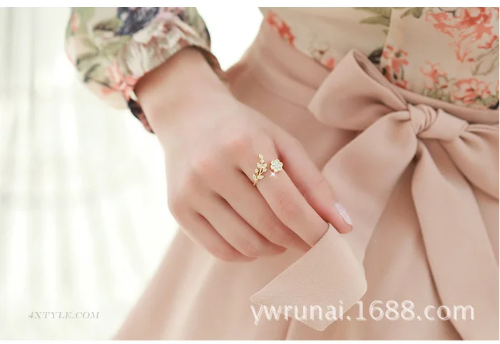 Korean Fashion Temperament Rhinestones Twisted Leaves Wishful Flowers Open Ring Index Finger Ring Female Rings For Women Anel