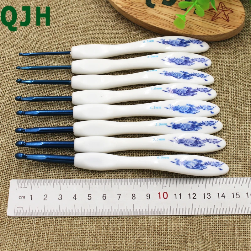 QJH Brand Plastic Handle Aluminum Crochet Hooks Set Ergonomics Weave Knitting Needles Crocheting For Sewing Crafts Stitching DIY