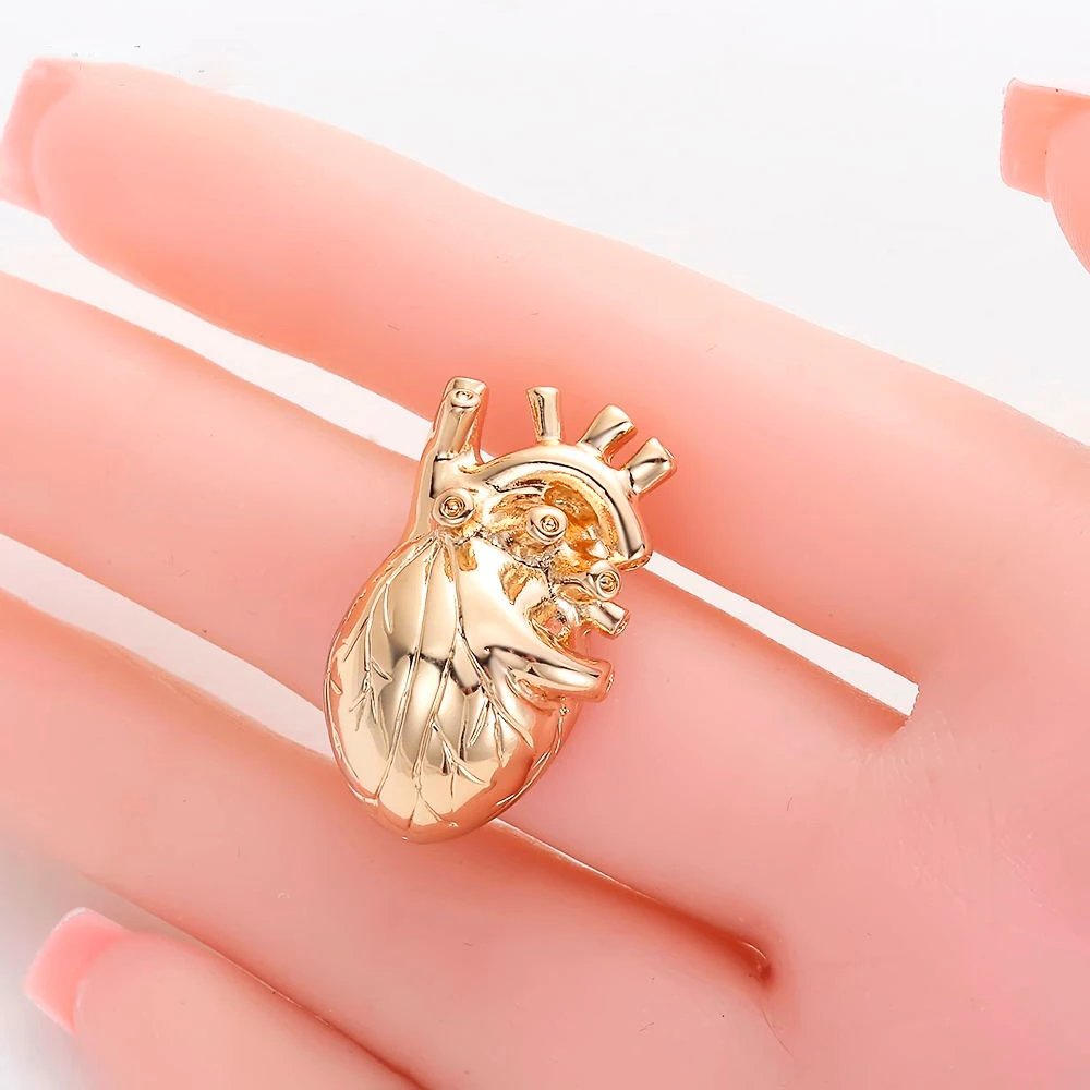 Cute Heart Shape Lapel Pins Metal Brooch Trendy Jewelry as Gift for Doctor/Nurse/ student Medical Pin Badge Women Accessories