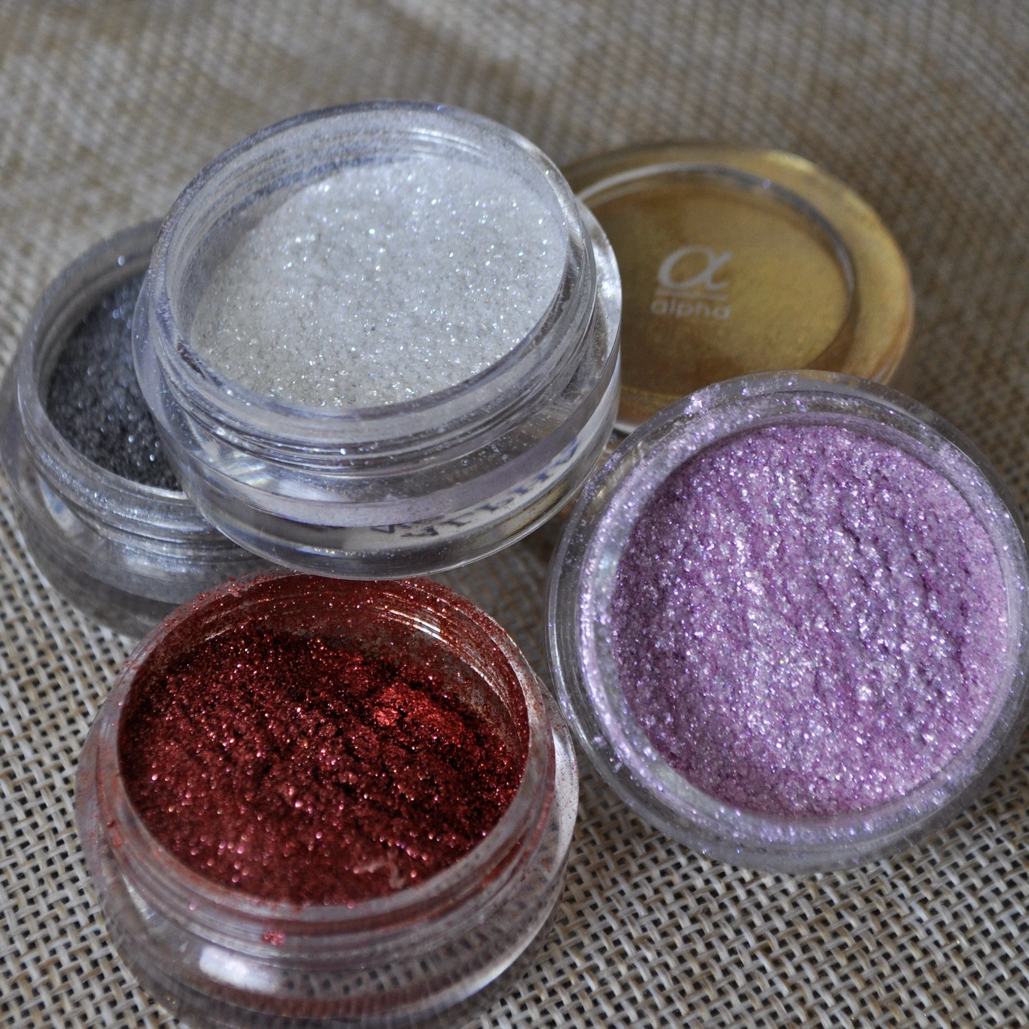 Quality White Shimmer Glitter Eyeshadow Powder Pigment Colorful Makeup Mineral Face Cosmetics Purple Silver Eye Shadow Powder