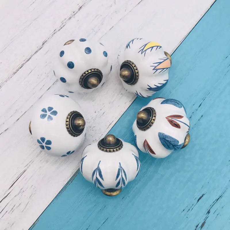 Vintage Ornate Blue Floral Ceramic Knobs and Handles Door Cupboard Drawer Kitchen Pull Knob Hand Painted Furniture Pulls Puller