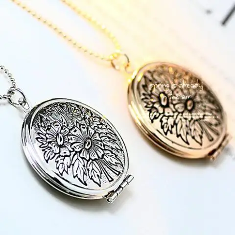 2023 Spring New Can Put Photo Inside Picture Frame Locket Vintage Flower Necklaces & Pendants For Women Jewelry