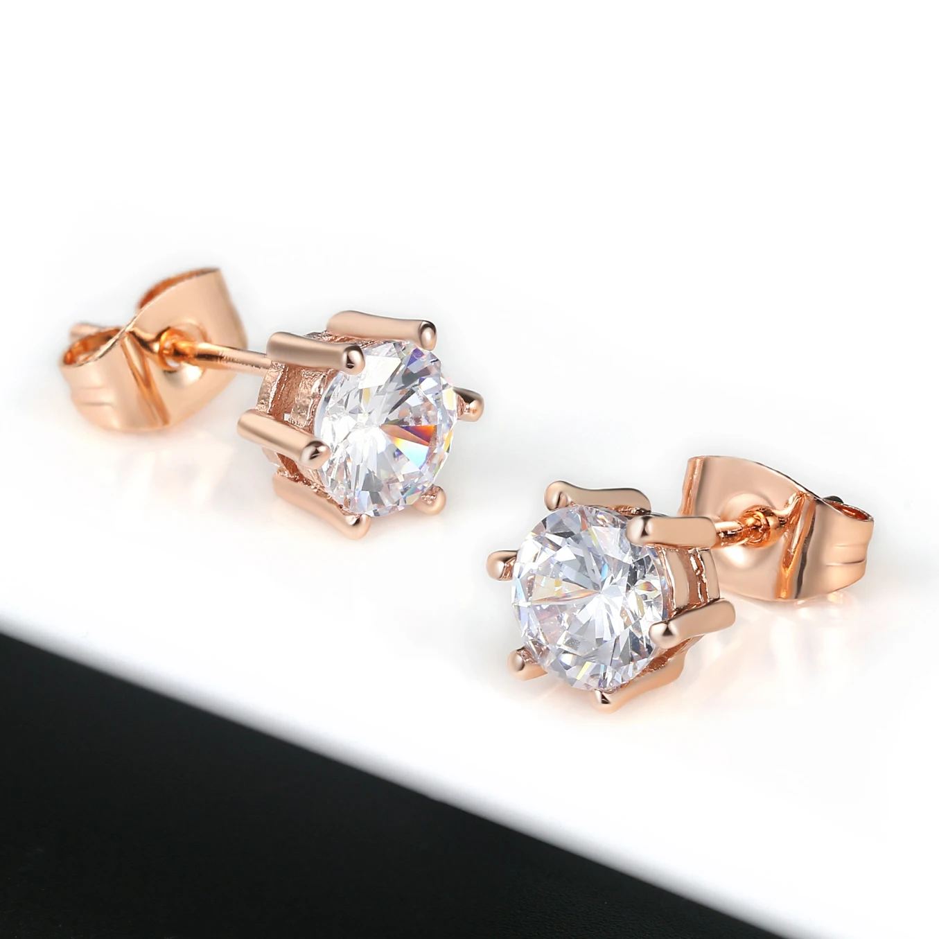 Classic Zirconia Stud Earrings for Women Men Sparkling Crystal Rose Gold Color Wedding Engagement Ear Accessories Jewelry E035