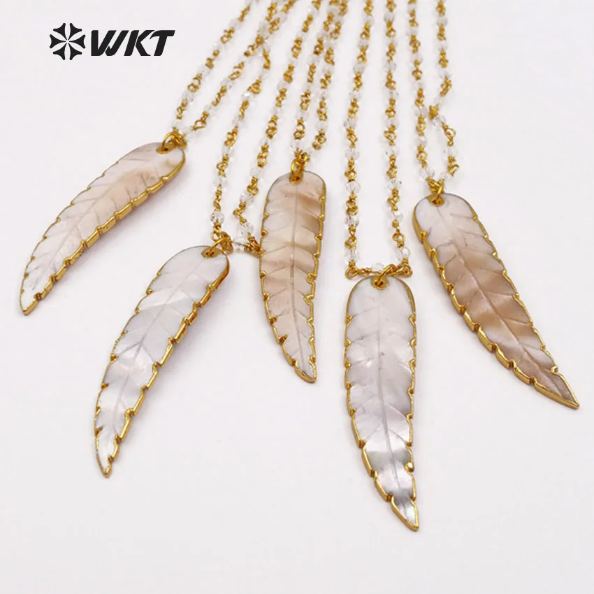 WT-JN034 Wholesale custom Natural Shell Necklace Pendant Feather Shape Adorable With Gold Electroplated for Women Necklaces