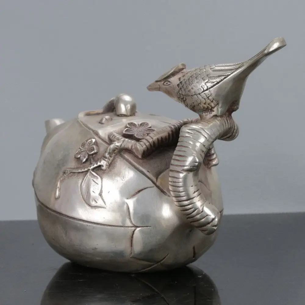 Old Chinese Tibet Silver Handwork Qianlong epoch Bird teapot craft statue