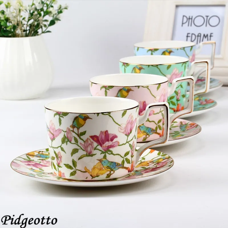 Imagem -02 - Europeu Fine Bone China Coffee Cup Conjunto Luxo Handmade Flor Cerâmica Tarde Teacup Xícara de Café e Pires Requintado Caixa de Presente