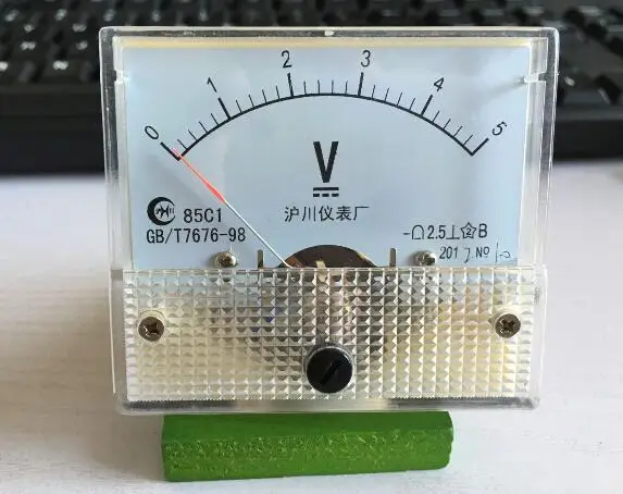 

85C1 DC 0-5V указатель Тип dc вольтметр измеритель напряжения механический заголовок