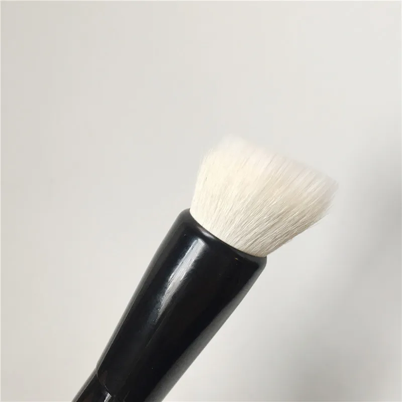 WG Brush 01 Foundation brush - Duo-fiber bristles for Liquid Foundation Cream Powder Brush - Beauty Makeup Brushes Blender