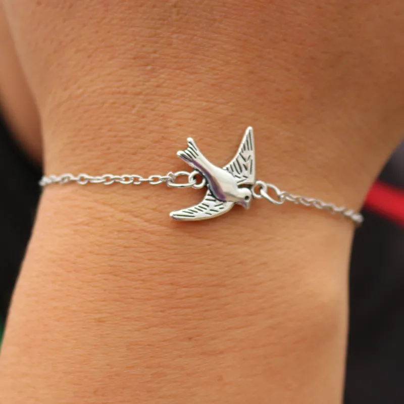 Charm Bracelets For Men Women Retro Jewelry Link Chain Bracelet Bangle Cross Heart Handcuff Love Peace Eye Valentine\'s Day Gift