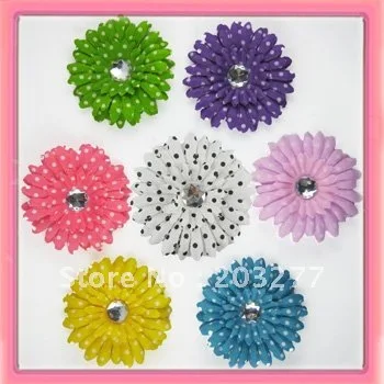 

Wholesale - 7colors for your choose 41/2'' Polka Daisy flower with diamond alligator clip hair clip