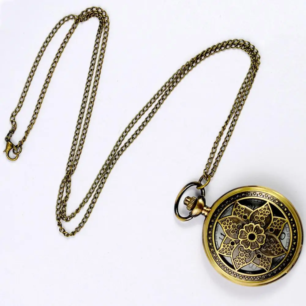 New Pocket Watch Batch Classical Large Maple Leaf  Retro Huai Palace Wind Flip Pocket Watch with Necklace