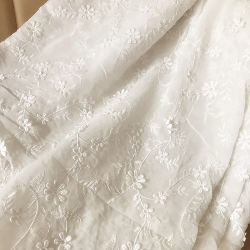 Weißer Baumwollstoff mit dreidimensionaler Applikation Kleiderstoff Spitzenstoff RS712 – Detail 3