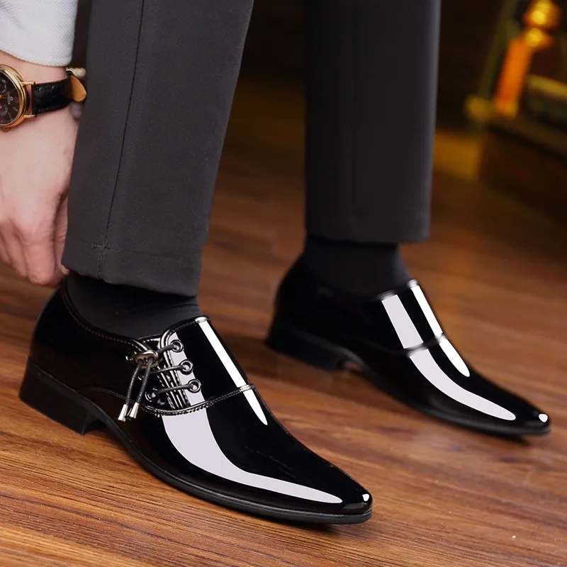 Sapato masculino clássico de dedo apontado, couro envernizado, sapatos de casamento preto, Formal Oxford, slip-on, marca de luxo