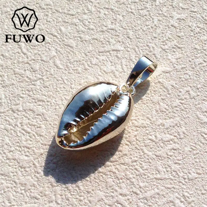 FUWO Natural Cowrie Shell Pendants Silver Plated Raw Cowrie Shell Beads Charms Fashion Coastal Jewelry Making Wholesale PD516